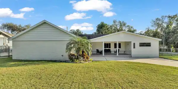 1605 ROSE DRIVE