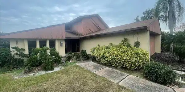 5516 KINGS MONT COURT
