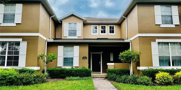 15501 AVENUE OF THE ARBORS
