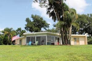 1075 SANDY POINT