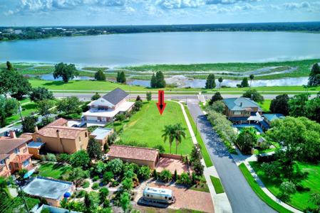 981 LAKE HOLLINGSWORTH DRIVE