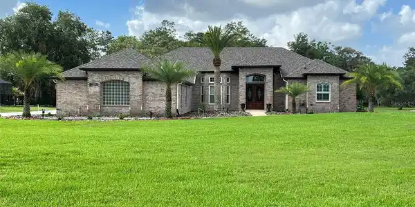 3924 SUNNYBROOK COURT