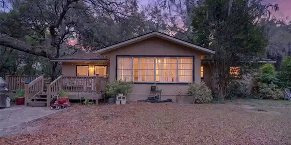 6685 WOODLAND DRIVE