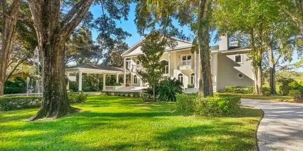 1126 BROWNSHIRE COURT