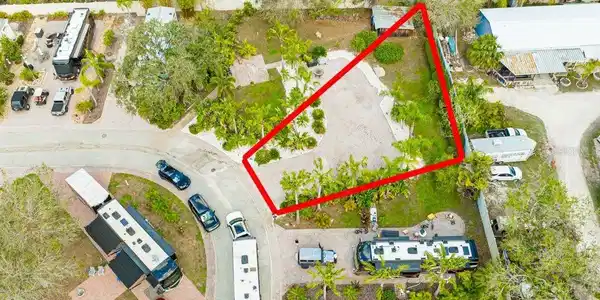 6861 AMANDA VISTA CIRCLE