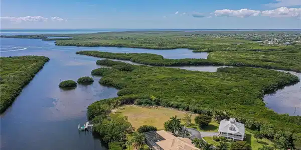 4100 LEA MARIE ISLAND
