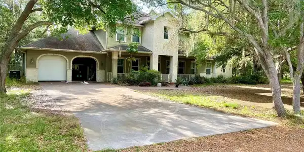 850 EDEN DRIVE