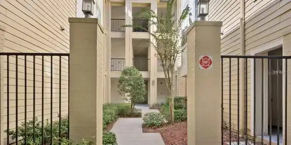404 SUMMIT RIDGE PLACE