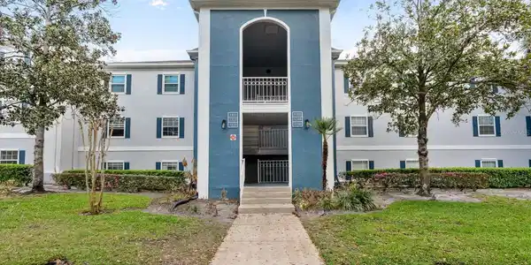 5112 CLUBSIDE DRIVE