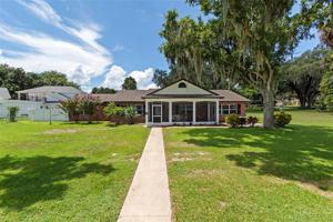 321 LAKESHORE DR