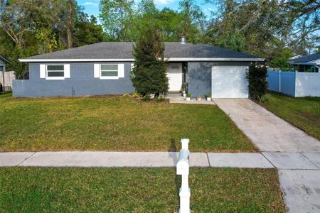 825 AGNES DRIVE