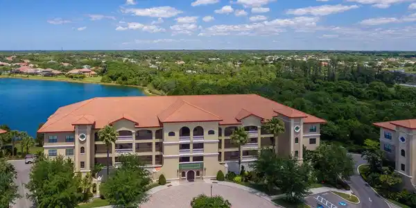 7612 LAKE VISTA COURT