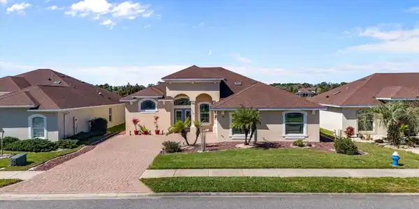 118 ARENA LAKE DRIVE