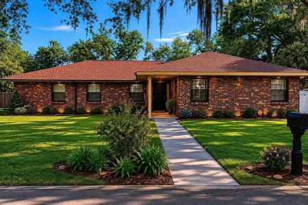 1022 LAMPLIGHTER LANE
