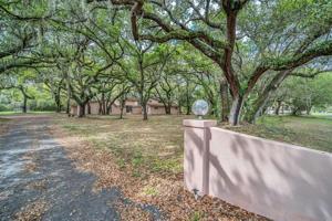 1640 LORALYN DR