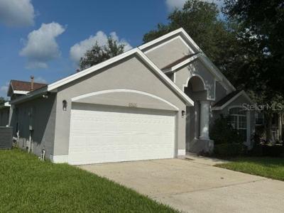 2512 MEADOW OAKS LOOP
