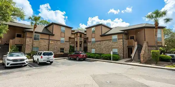 478 N PIN OAK PLACE