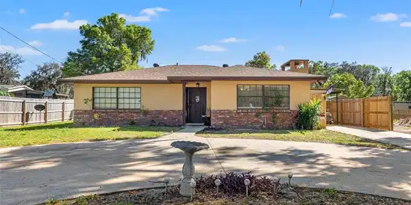 4100 E WOODDUCK LANE
