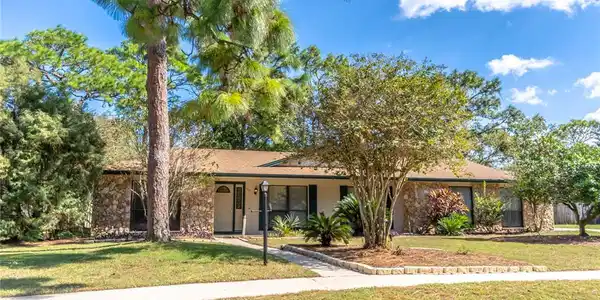 205 ROYAL OAKS