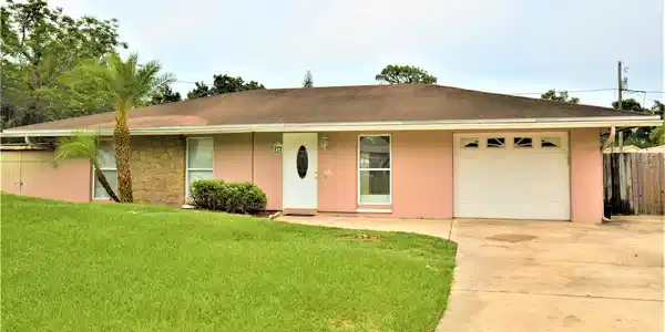 214 BRIAR CLIFF