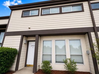 3922 CRAYRICH CIRCLE