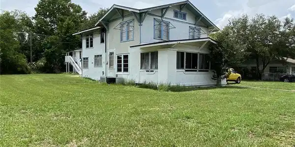 233 21ST SW