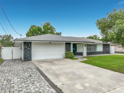 2425 LAUDERDALE COURT