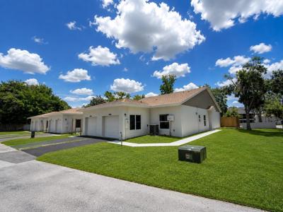 1411 OAK PL