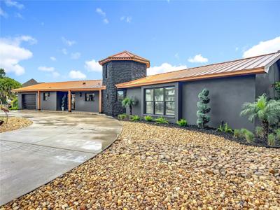 823 SW KINGS BAY DRIVE