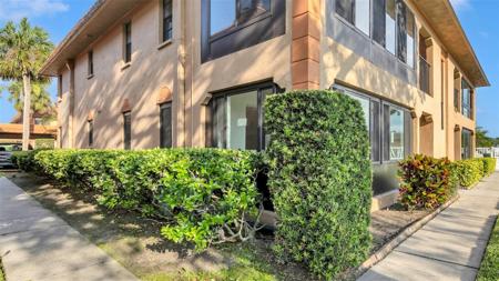 10192 SEMINOLE ISLAND DRIVE