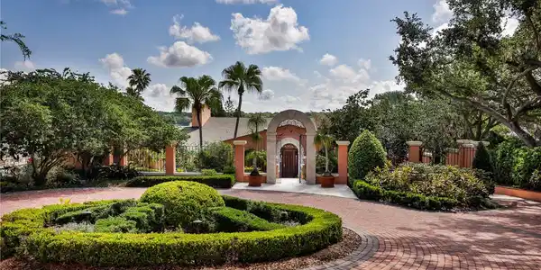 1252 LAKE POINT