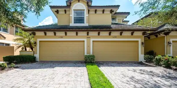 6414 MOORINGS POINT
