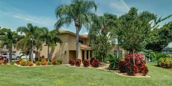 1118 LAKE POINT