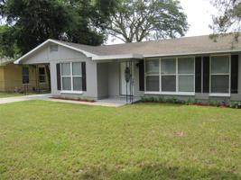 1504 WOODLYN