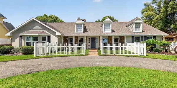1735 LAKESHORE DRIVE