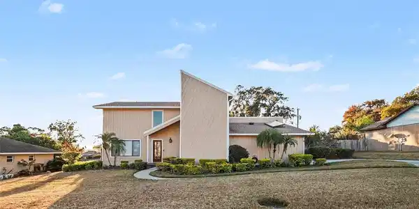 5033 FAIRFAX W