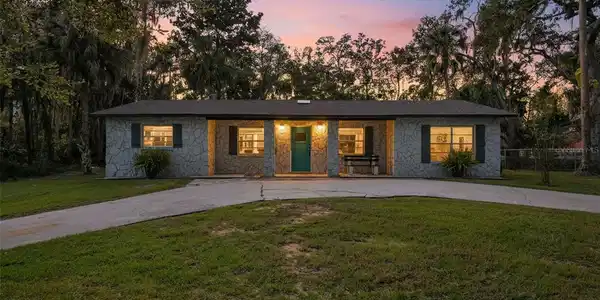 1144 N MIDIRON POINT