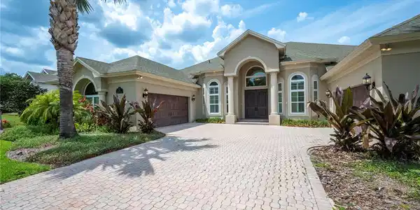 715 HANOVER COURT