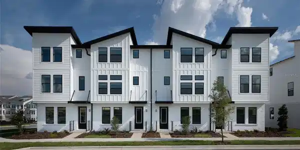15501 HAMLIN PARK DRIVE