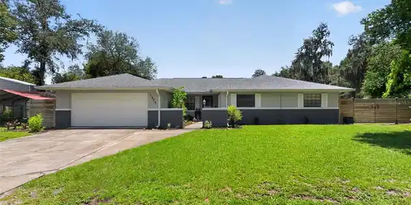 1909 CARRIN STREET