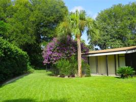 501 LAKE OTIS SE