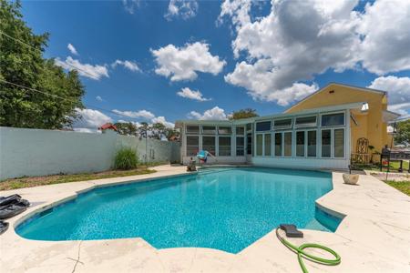 815 LAKE JESSIE DRIVE