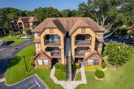 360 LAKEPOINTE DRIVE