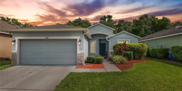 1424 WALLACE MANOR PASS