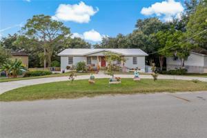 432 LAKE ELIZABETH DR