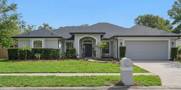 987 AUTUMN GLEN LANE