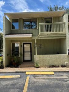 1561 LAKEVIEW DRIVE