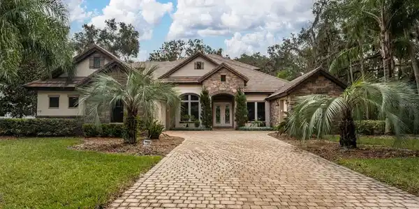 132 WILLOW OAK