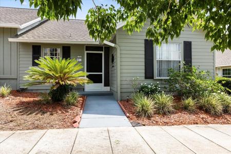 1126 VILLA LANE
