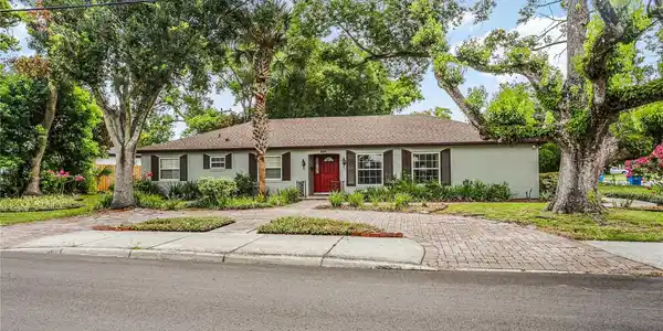 550 ARAPAHO TRAIL